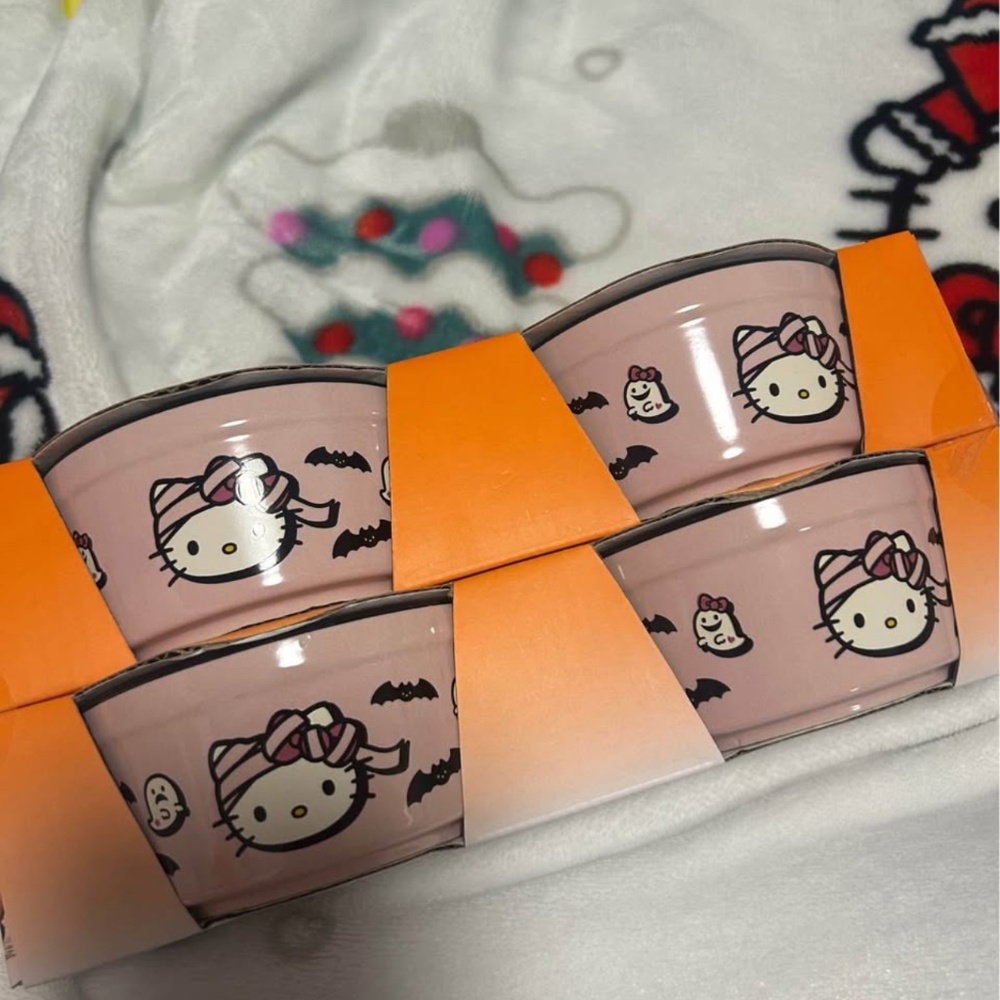 Halloween Hello Kitty set of 4 Ramekins